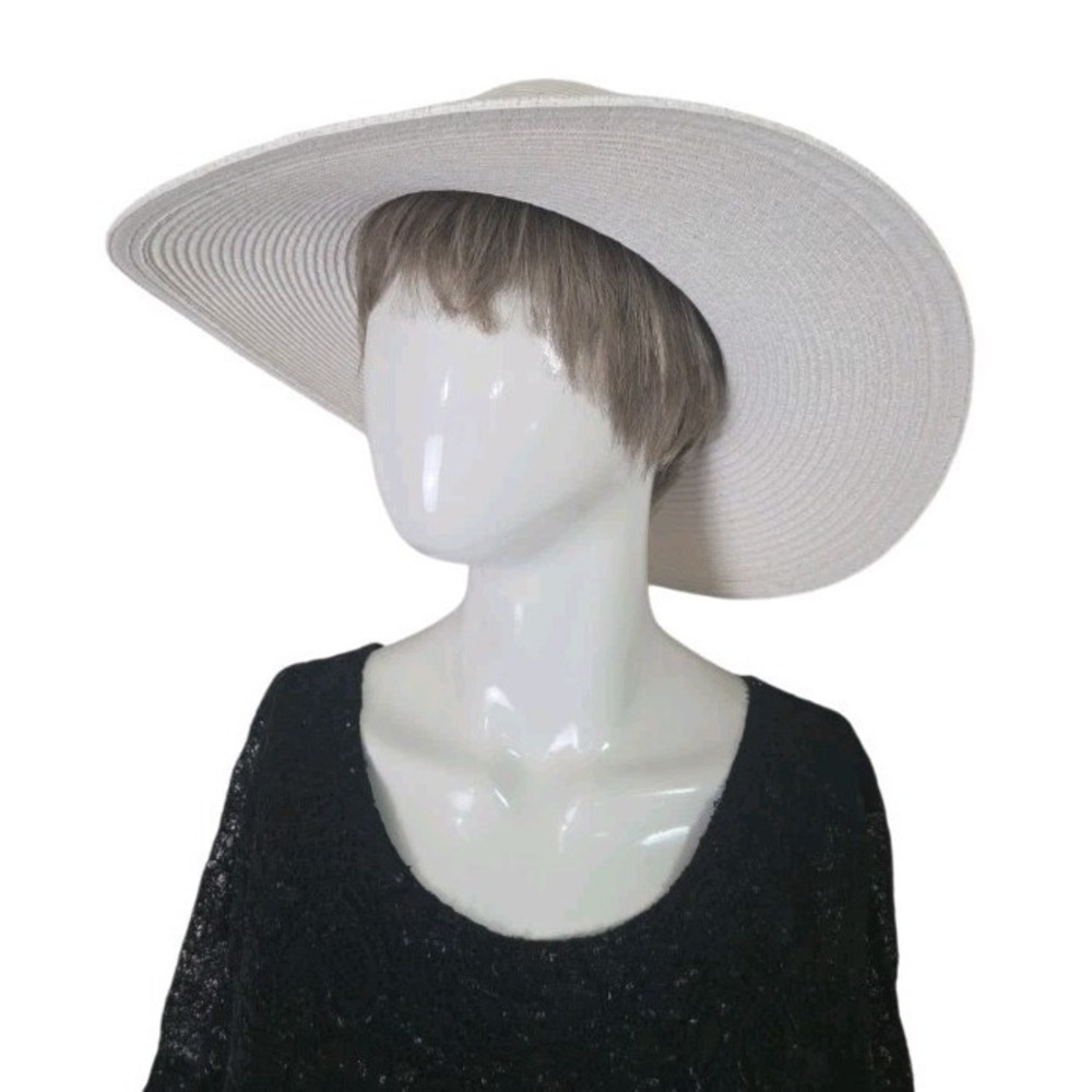Scala Pronto Wide Brim Hat White Silver Rhinestone OS Beach Vacation Resort